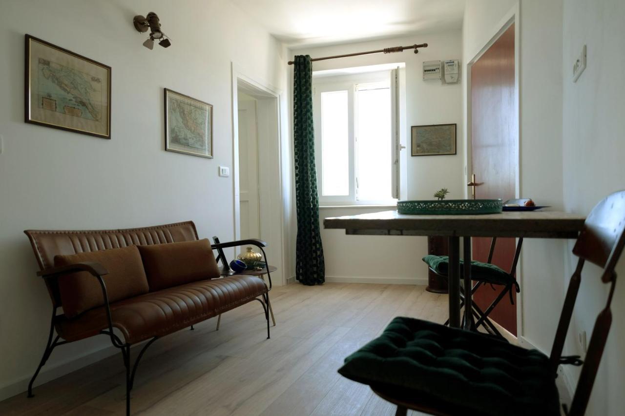 Seaview Apartment Tribalj Eksteriør bilde